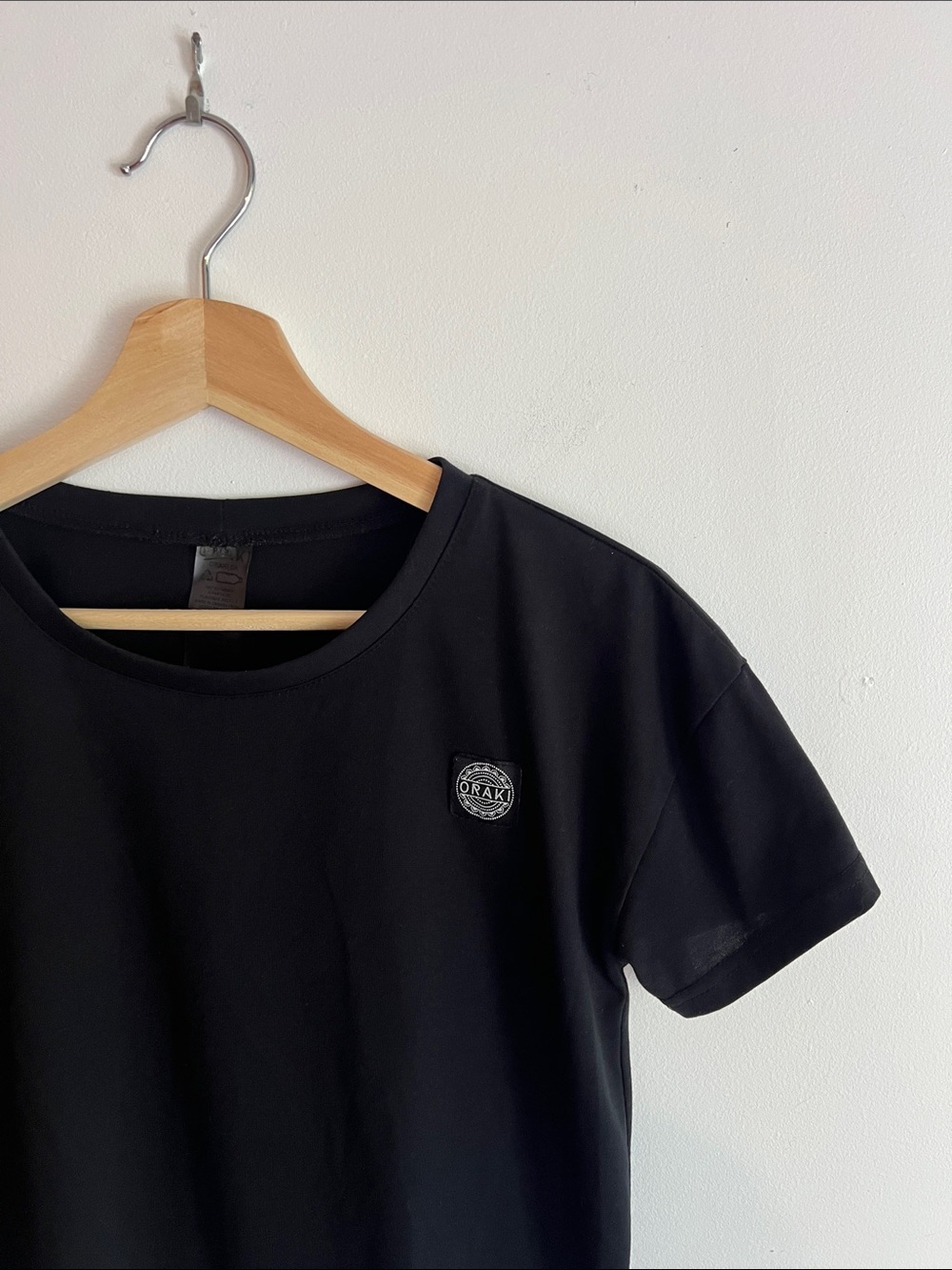 Oraki Black Crop T-Shirt